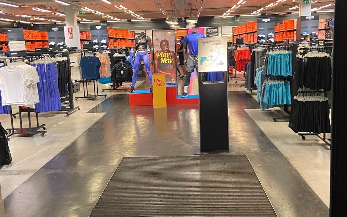 Nike Store Alcorcón: opiniones clientes, horarios y número de teléfono (Tiendas en | Nicelocal.es